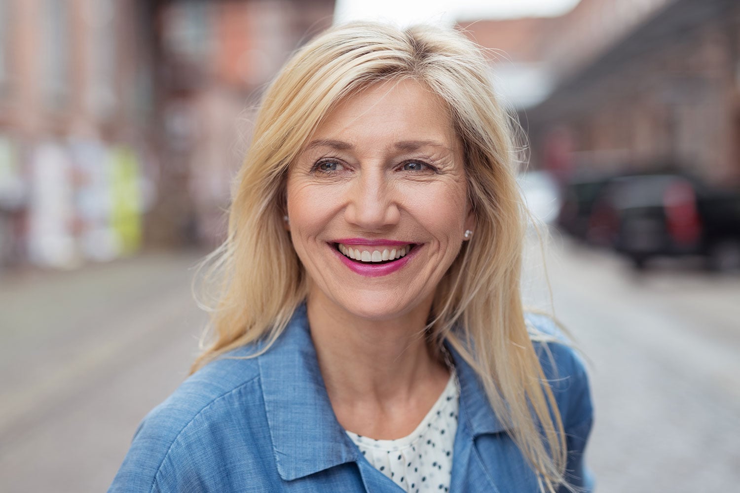 Contact our state-of-the-art dental office in 60521 to see if you are a candidate for dental implants in Hinsdale, IL. Dental Implant in Hinsdale, IL